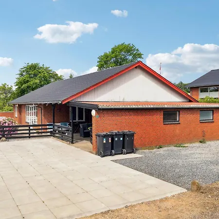 Amazing In With House A Panoramic View Fur